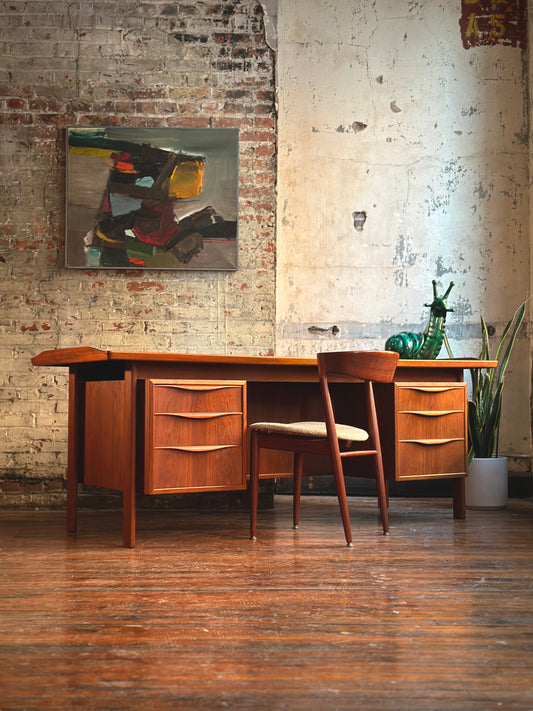 Teak Floating Desk in the Style of Arne Vodder