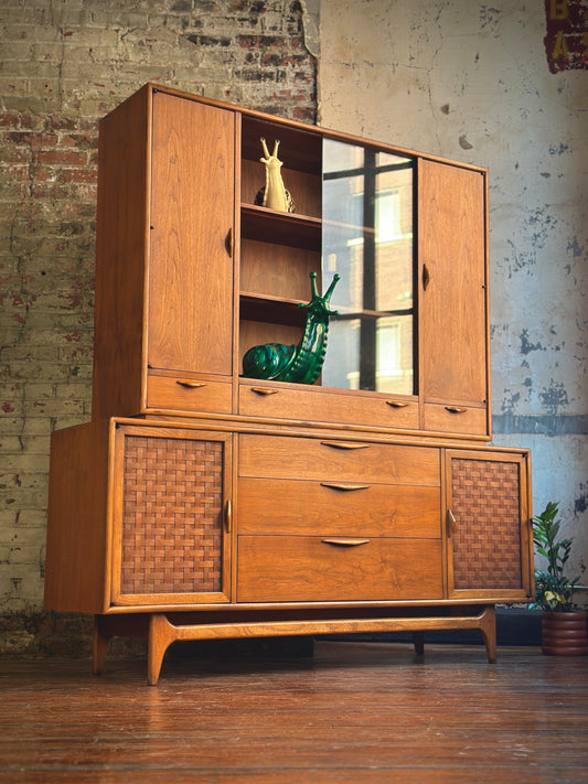 Lane Perception China Cabinet